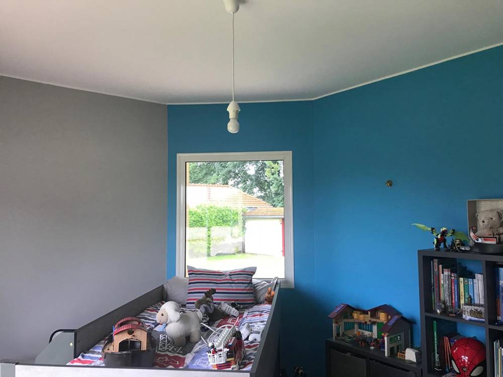 peinture murale bleue
