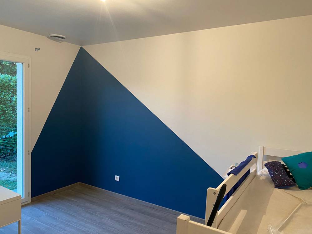 peinture murale décorative bleue